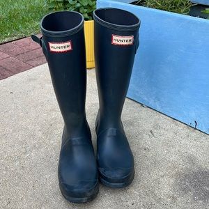 Navy matte hunter rain boots